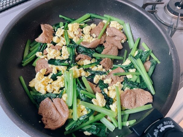 小松菜と卵の大豆ミート中華風炒め